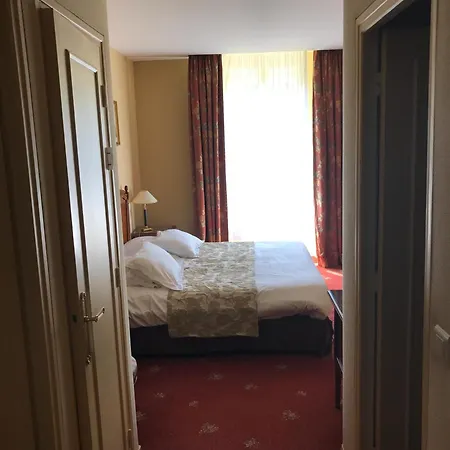 Chateau De Hotel Sancy (Seine-et-Marne)