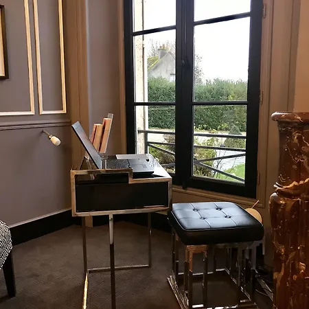 Chateau De Hotel Sancy (Seine-et-Marne)