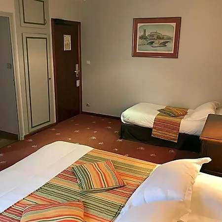 Chateau De Hotel Sancy (Seine-et-Marne)