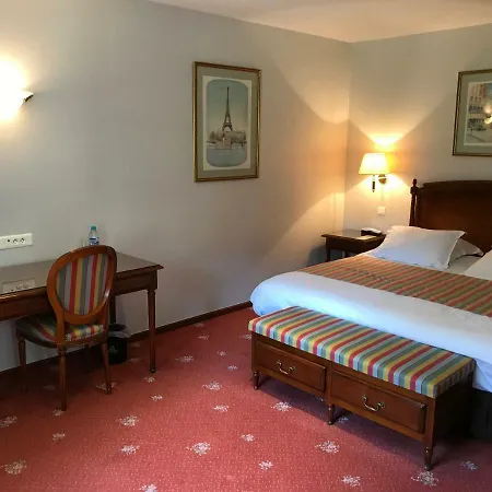 Chateau De Hotel 4*