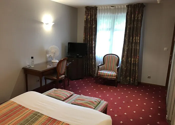 Hotel Chateau De Sancy (Seine-et-Marne)