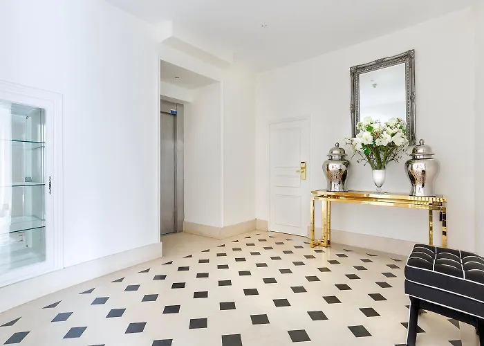 Hotel Chateau De Sancy-lès-Meaux